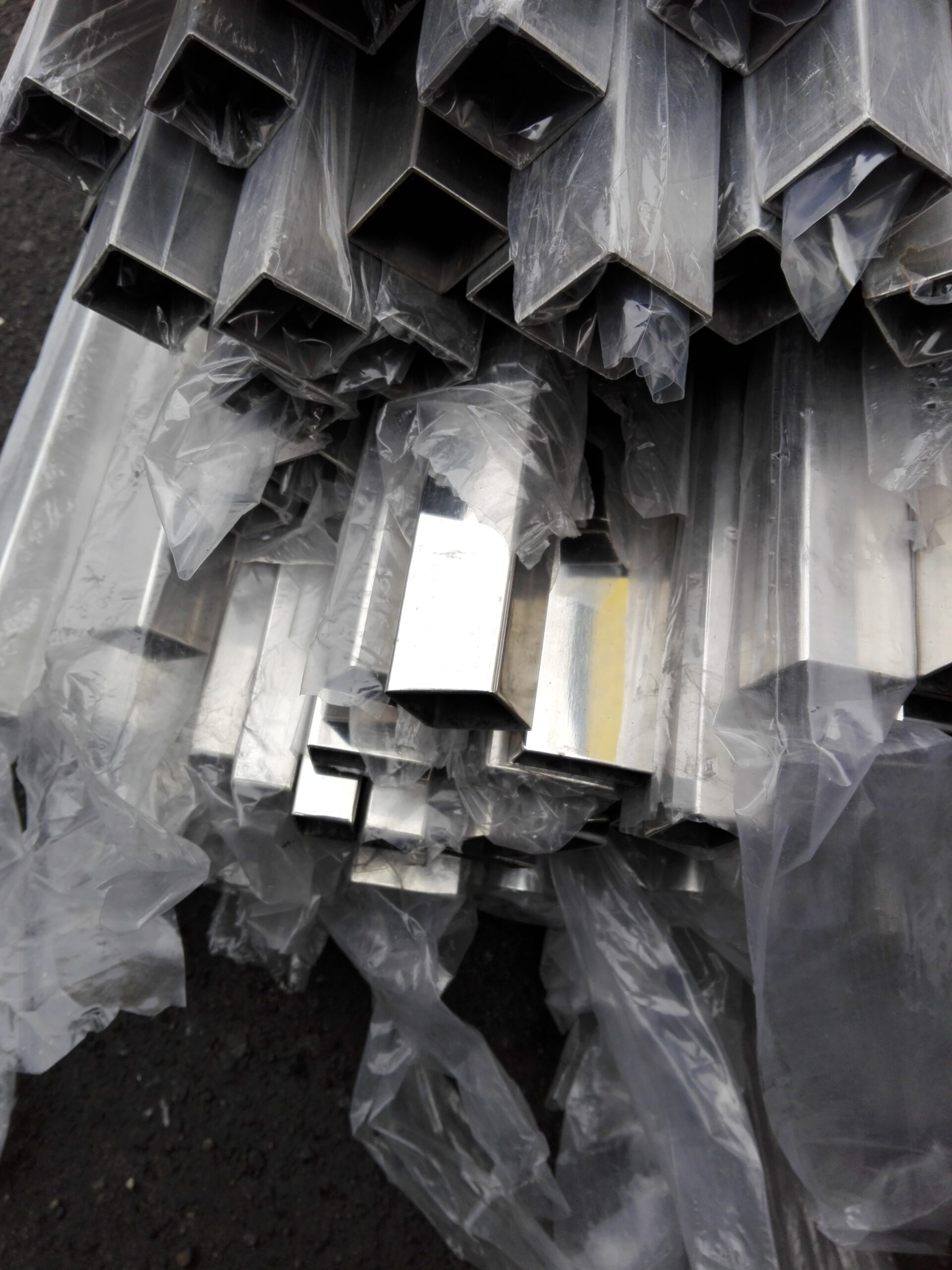 Квадратные трубы из проката нержавеющего: преимущества и сферы применения (продолжение)